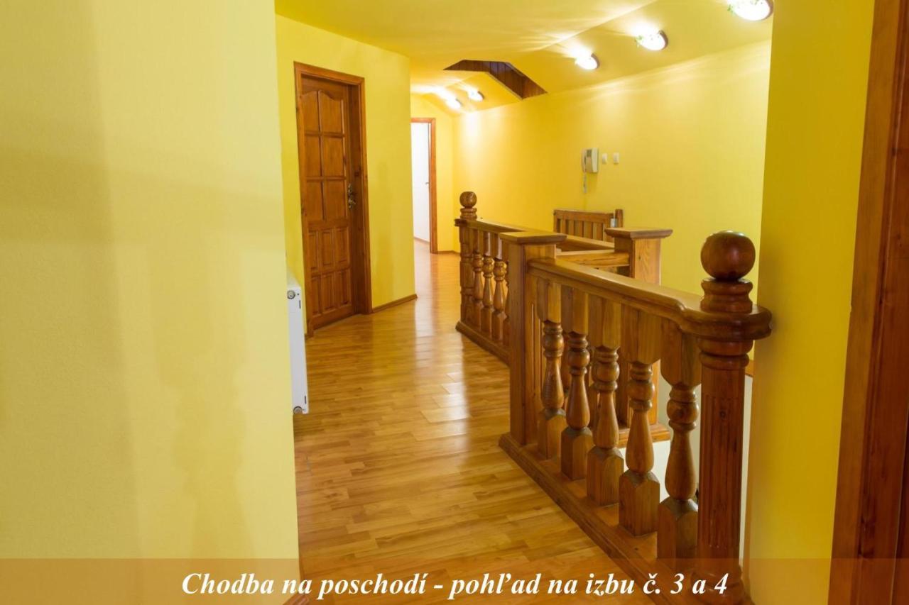 Ubytovanie Adina Poltar Buitenkant foto