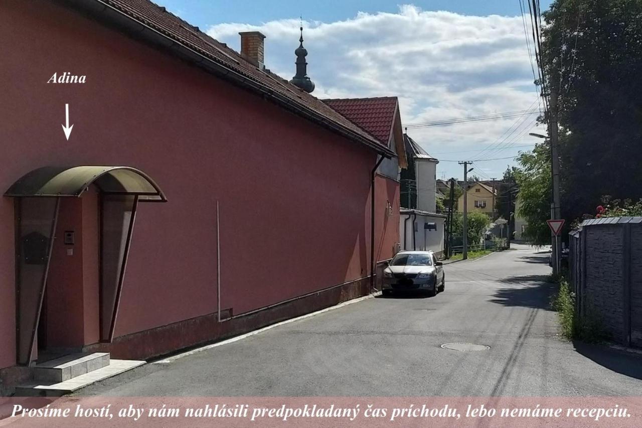 Ubytovanie Adina Poltar Buitenkant foto