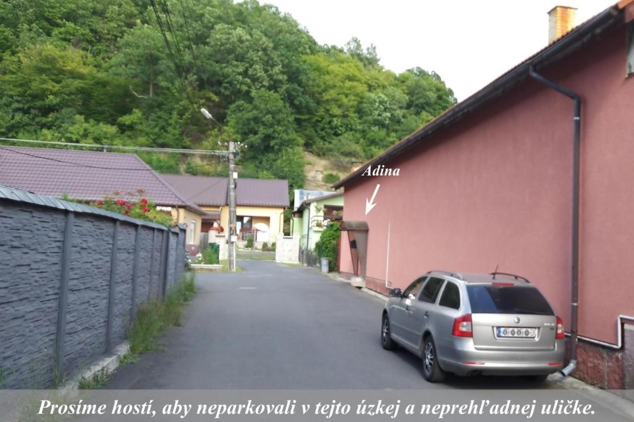 Ubytovanie Adina Poltar Buitenkant foto