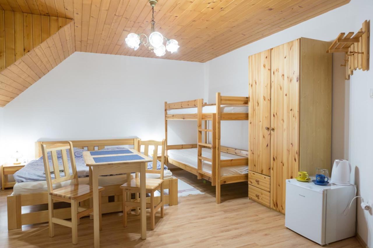 Ubytovanie Adina Poltar Buitenkant foto